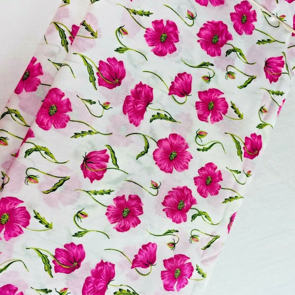 Bright Contempary White Cotton Fabric Pink Pansey Flowers 44" 1 Yard Floral u